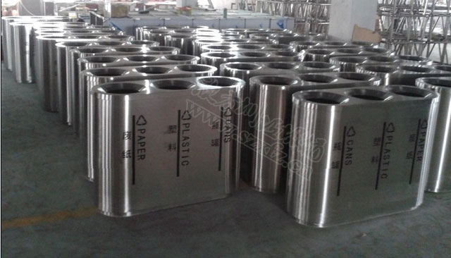 不銹鋼三分類垃圾桶生產(chǎn)圖 不銹鋼三分類垃圾桶生產(chǎn)圖