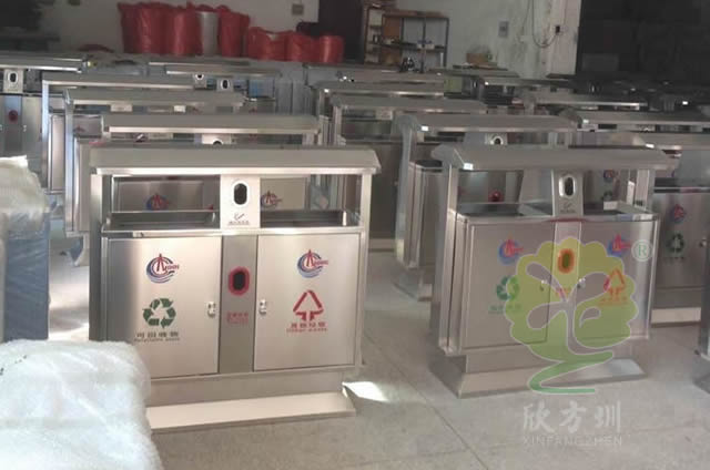 小區(qū)常用兩分類不銹鋼垃圾箱