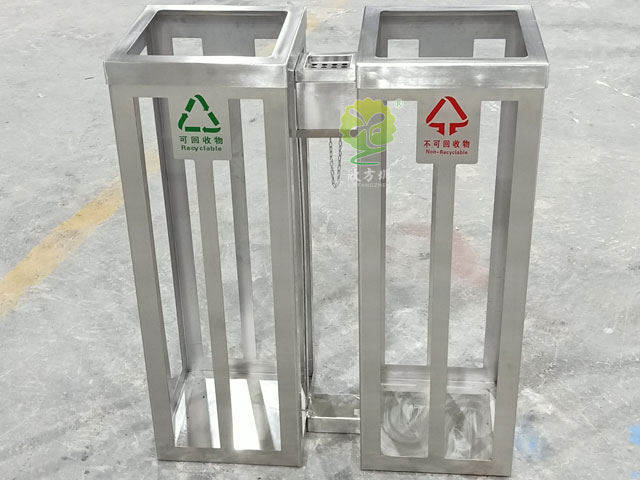 地鐵站方形可視分類垃圾箱