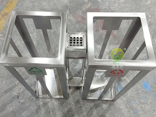 地鐵站方形可視分類垃圾箱