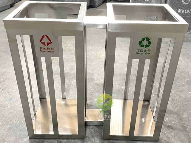 地鐵站方形可視分類垃圾箱