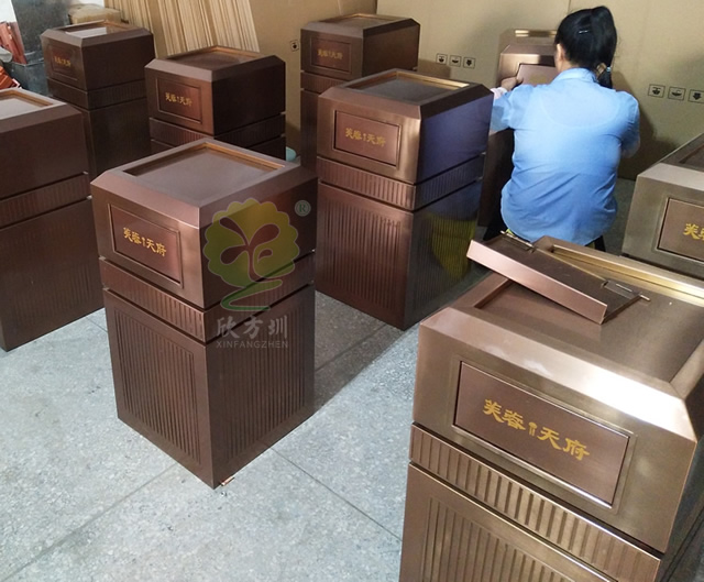 加厚方形室內(nèi)不銹鋼垃圾桶